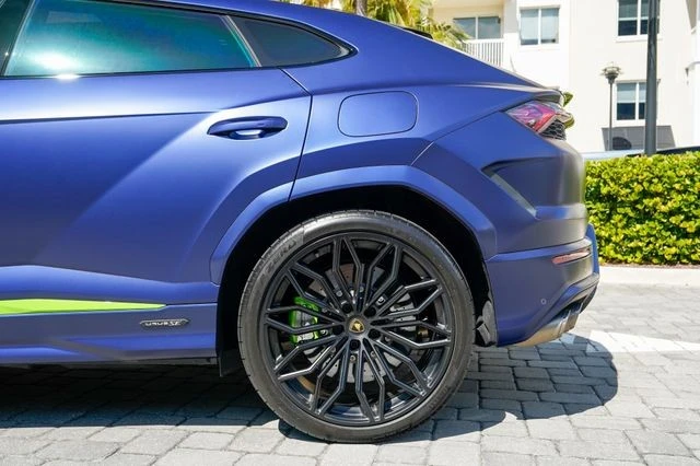 2025 Lamborghini Urus SE - Image 15 of 31