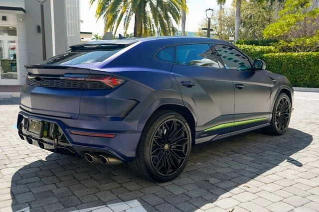 2025 Lamborghini Urus SE - Image 26 of 31