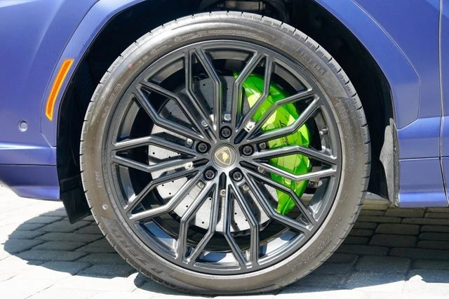 2025 Lamborghini Urus SE - Image 13 of 31