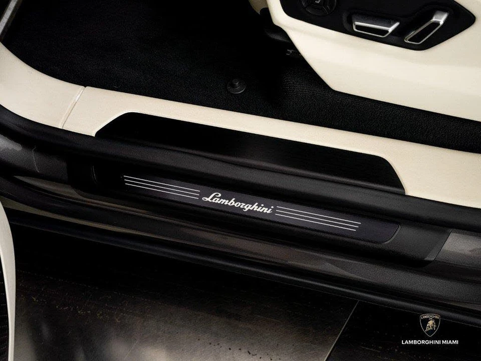 2025 Lamborghini Urus SE - Image 21 of 31