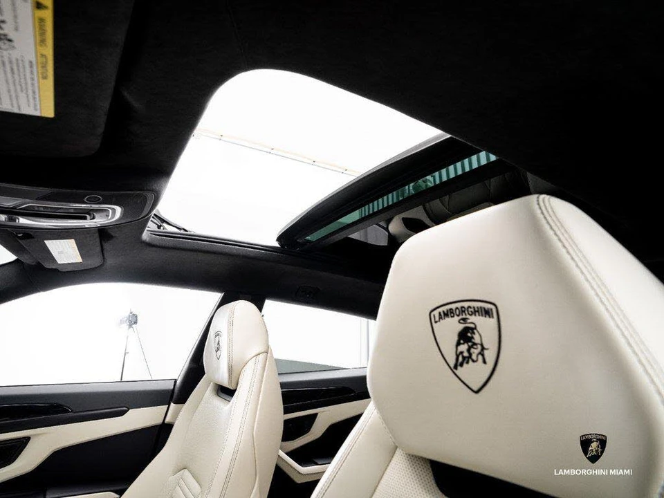 2025 Lamborghini Urus SE - Image 31 of 31