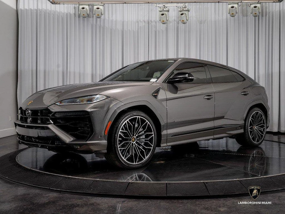2025 Lamborghini Urus SE - Image 5 of 31