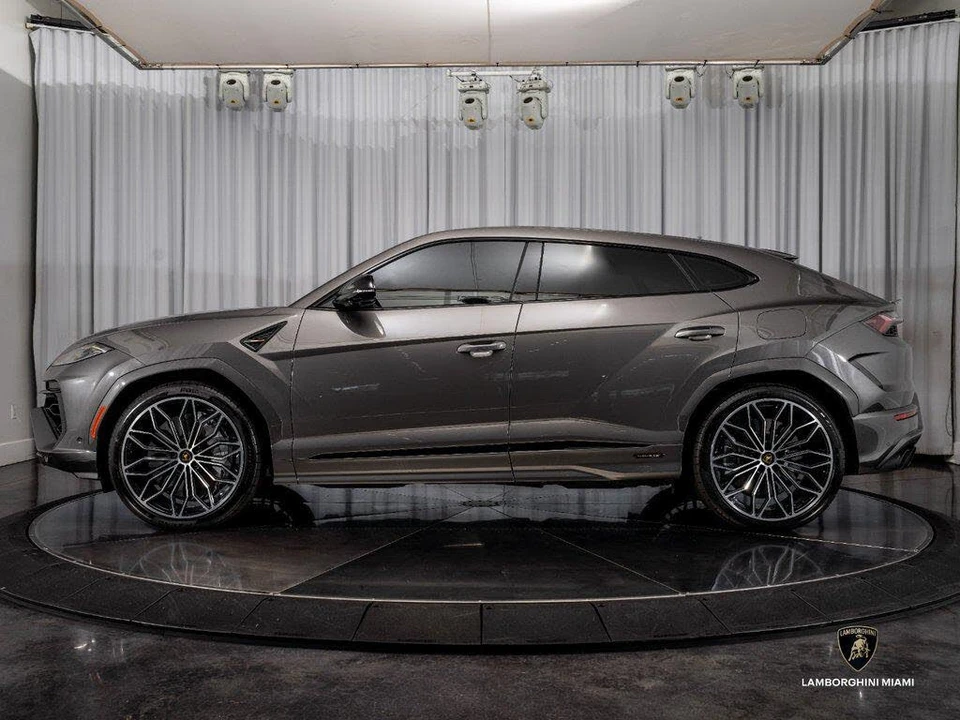 2025 Lamborghini Urus SE - Image 6 of 31