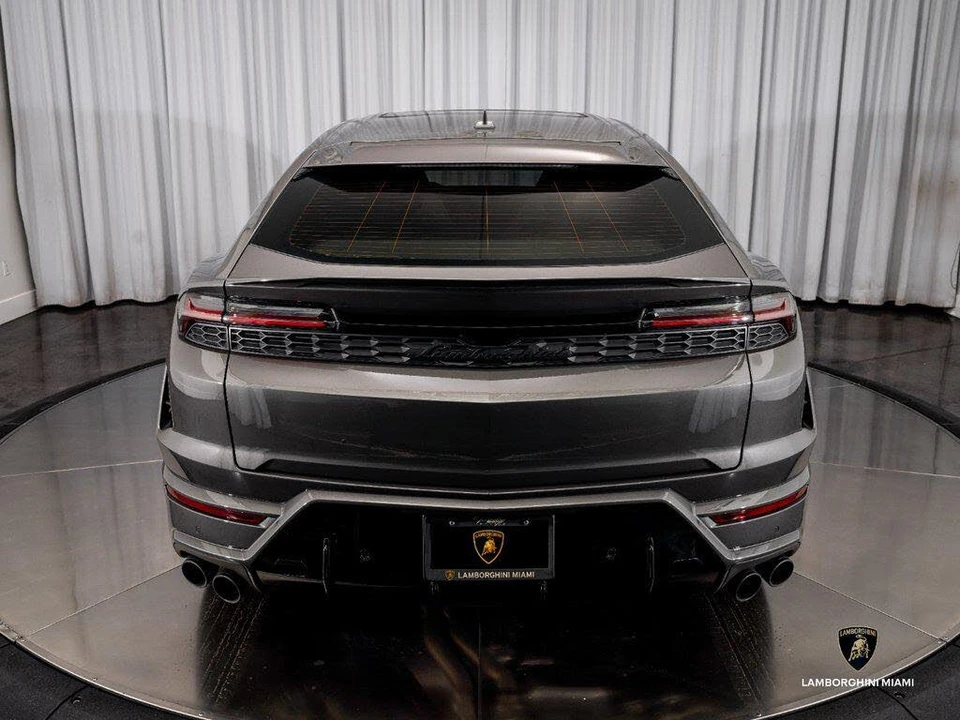 2025 Lamborghini Urus SE - Image 11 of 31