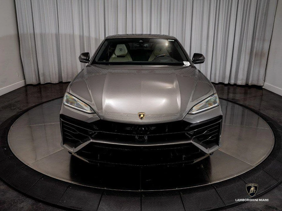2025 Lamborghini Urus SE - Image 3 of 31