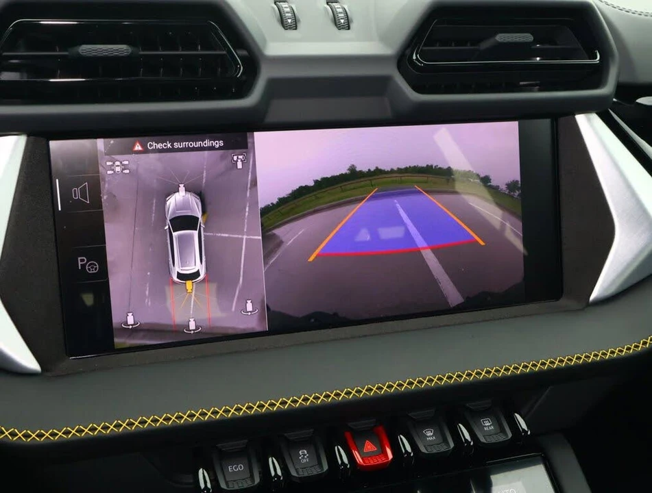 2025 Lamborghini Urus SE - Image 28 of 30