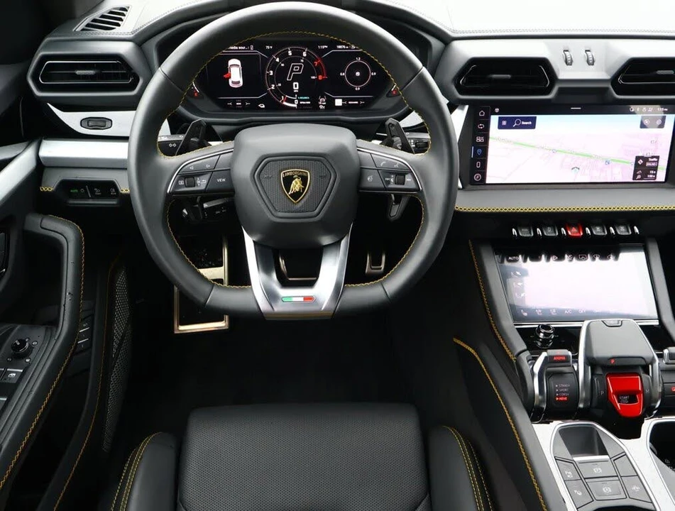 2025 Lamborghini Urus SE - Image 9 of 30