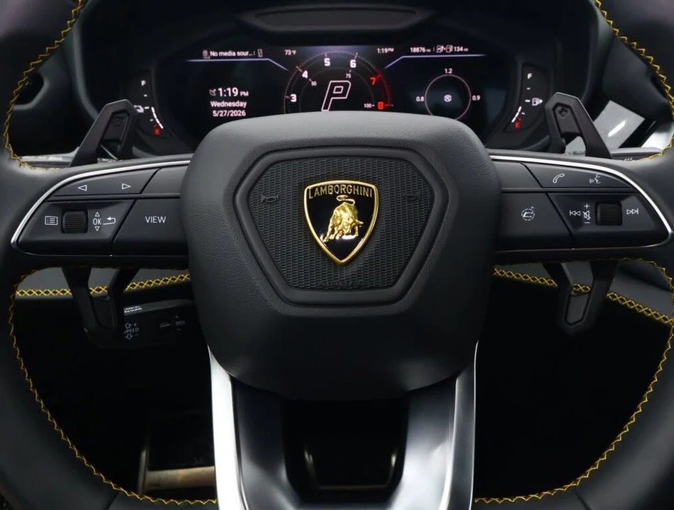 2025 Lamborghini Urus SE - Image 24 of 30