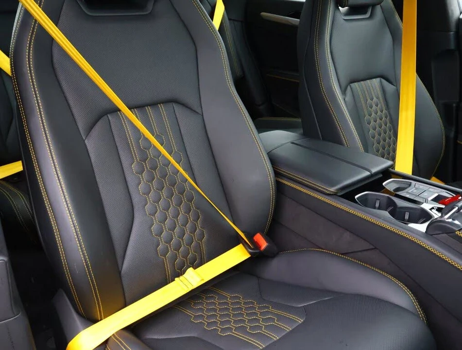2025 Lamborghini Urus SE - Image 18 of 30