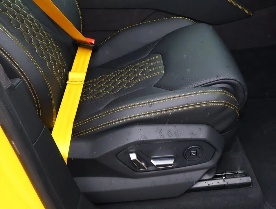 2025 Lamborghini Urus SE - Image 19 of 30