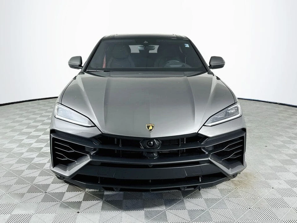2025 Lamborghini Urus SE - Image 2 of 31