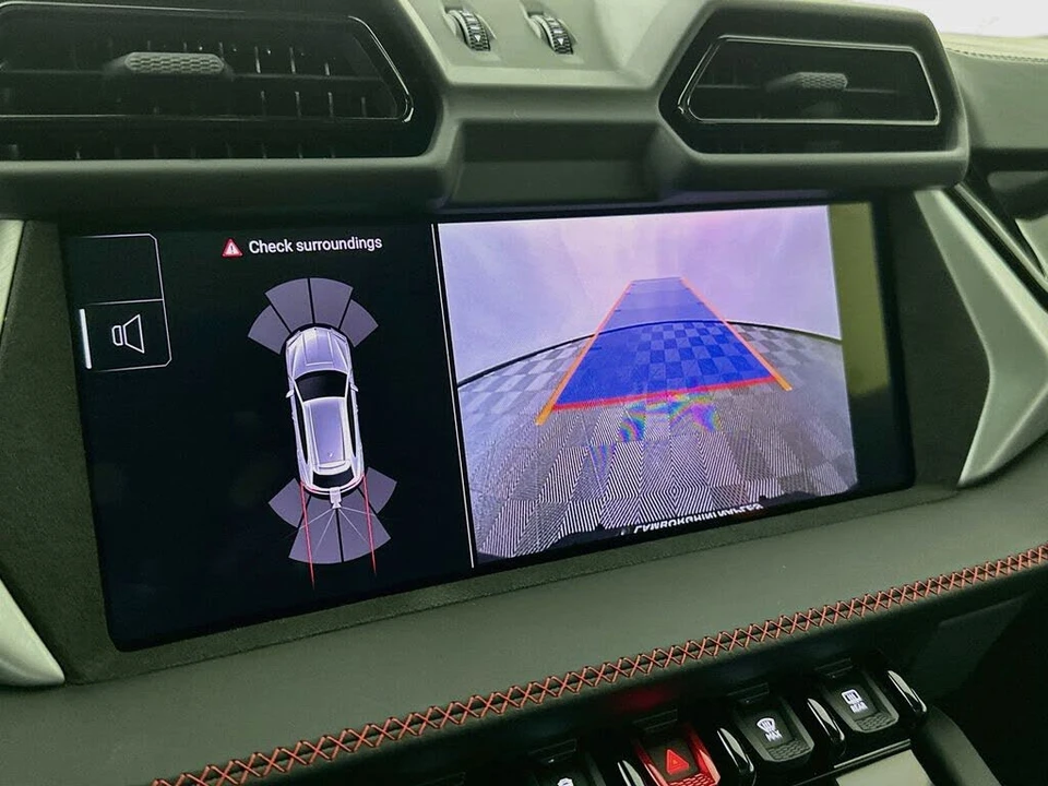 2025 Lamborghini Urus SE - Image 14 of 31