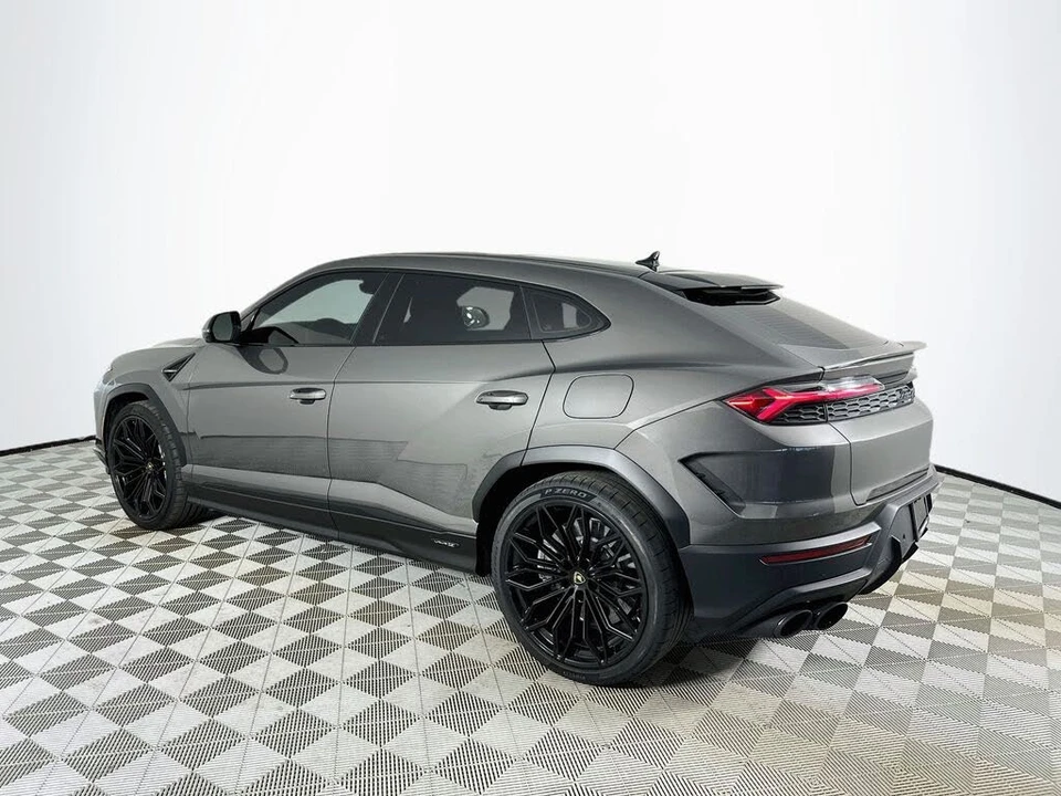 2025 Lamborghini Urus SE - Image 5 of 31
