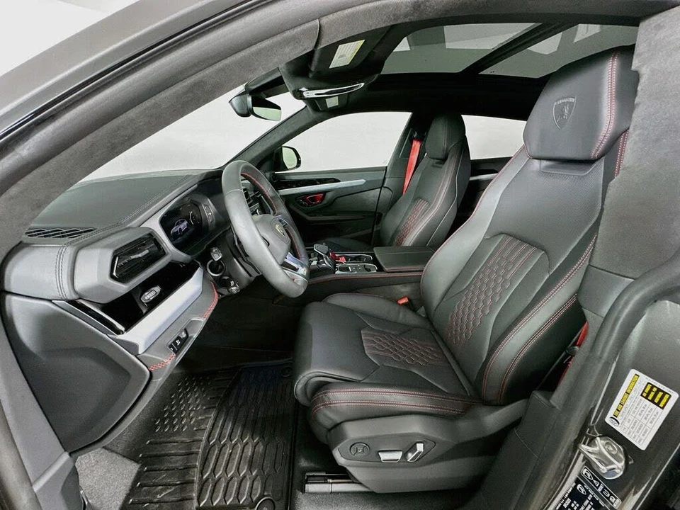 2025 Lamborghini Urus SE - Image 20 of 31