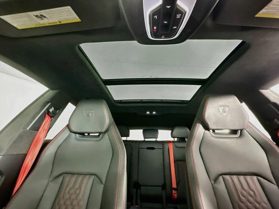2025 Lamborghini Urus SE - Image 21 of 31