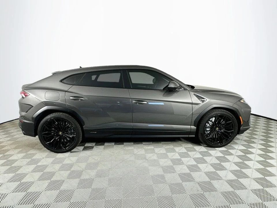 2025 Lamborghini Urus SE - Image 8 of 31