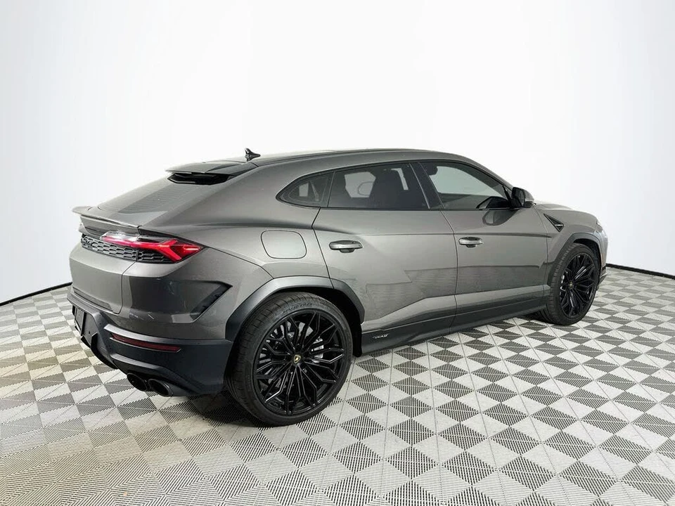 2025 Lamborghini Urus SE - Image 7 of 31