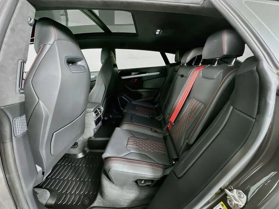 2025 Lamborghini Urus SE - Image 24 of 31