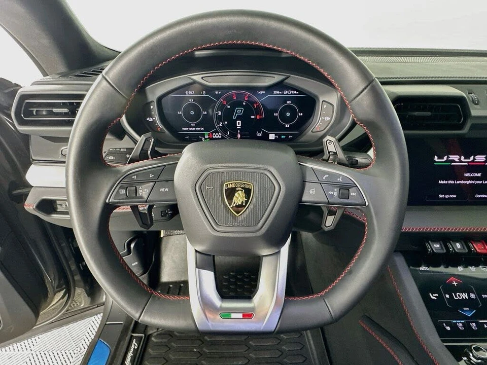 2025 Lamborghini Urus SE - Image 11 of 31