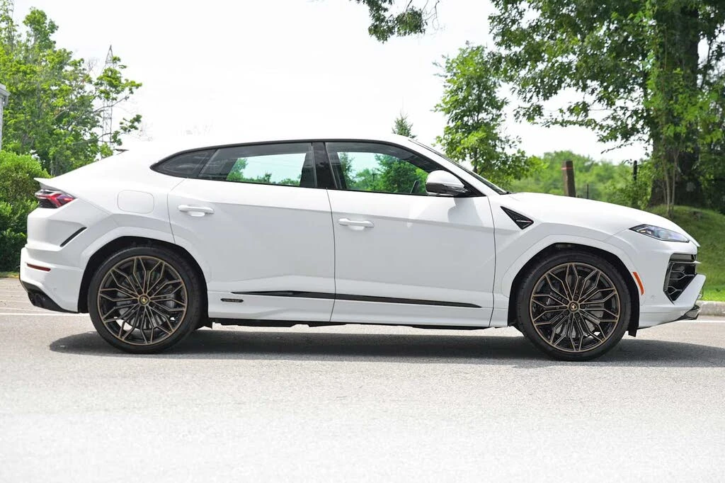 2025 Lamborghini Urus SE - Image 8 of 31