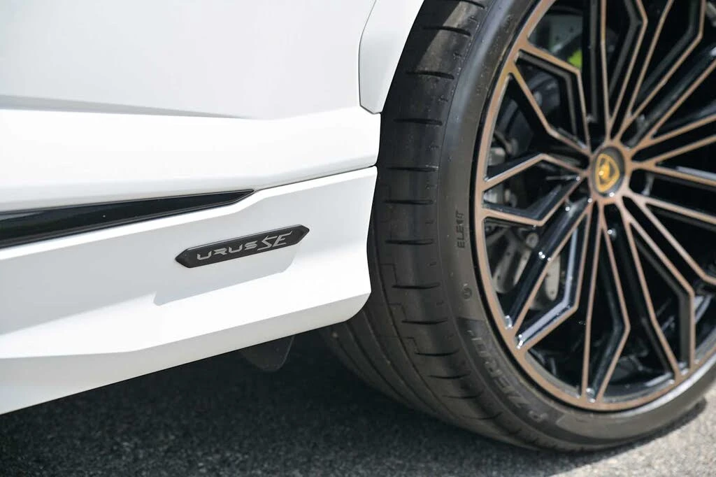 2025 Lamborghini Urus SE - Image 6 of 31