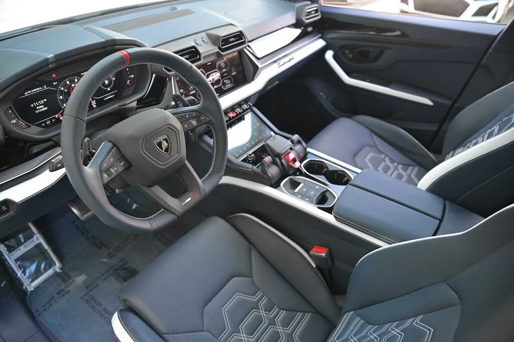 2025 Lamborghini Urus SE - Image 4 of 31