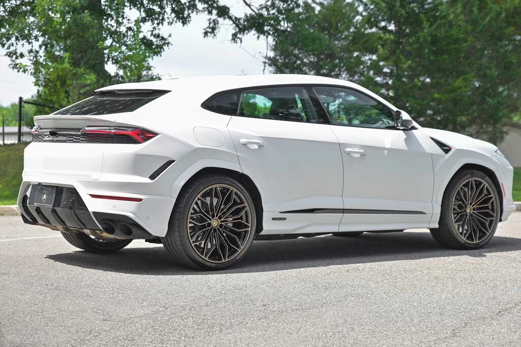 2025 Lamborghini Urus SE - Image 9 of 31