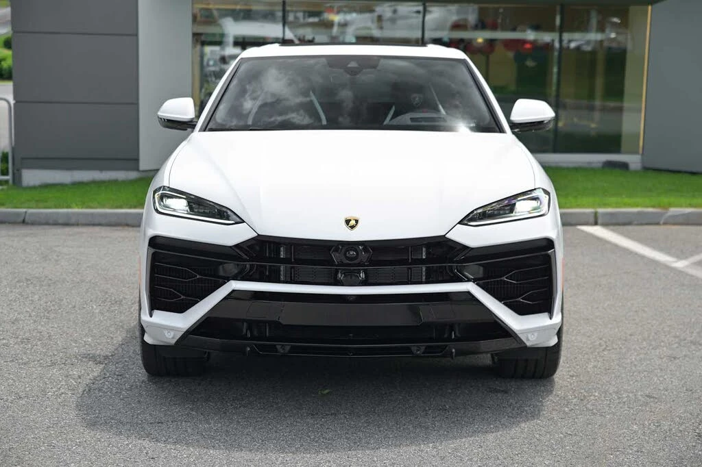 2025 Lamborghini Urus SE - Image 2 of 31