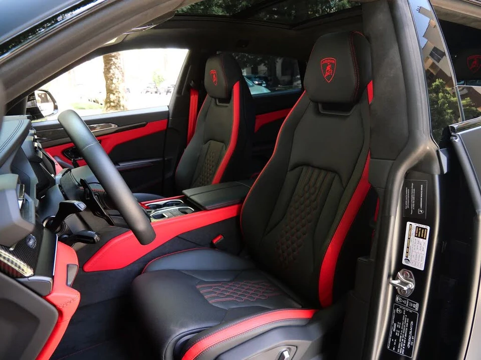 2025 Lamborghini Urus SE - Image 25 of 27