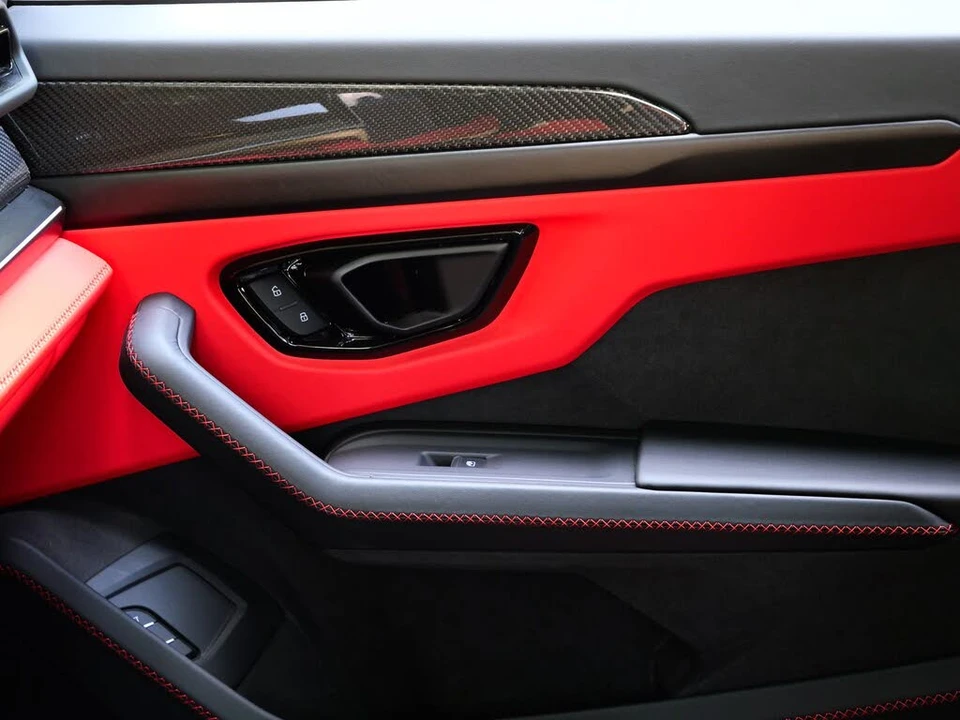 2025 Lamborghini Urus SE - Image 16 of 27