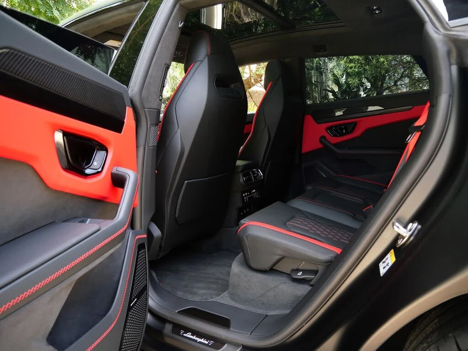 2025 Lamborghini Urus SE - Image 19 of 27