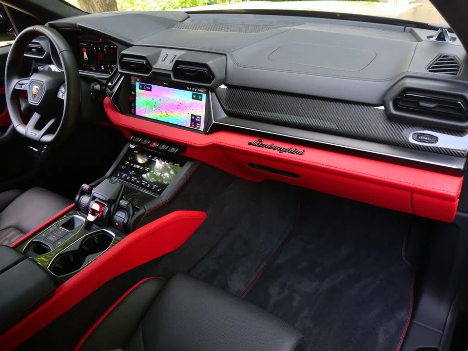2025 Lamborghini Urus SE - Image 23 of 27