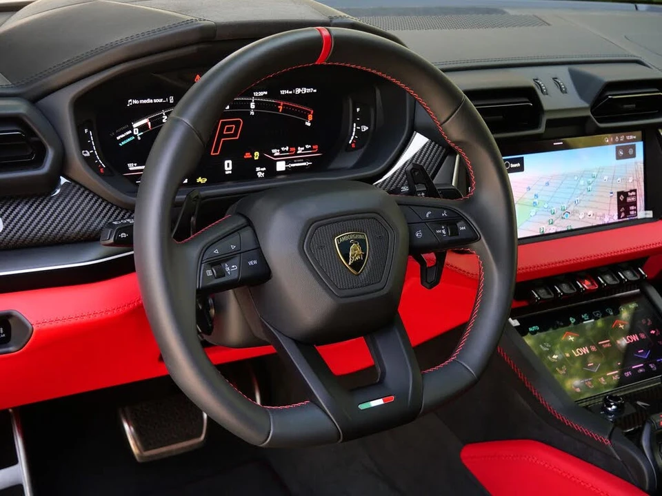 2025 Lamborghini Urus SE - Image 14 of 27