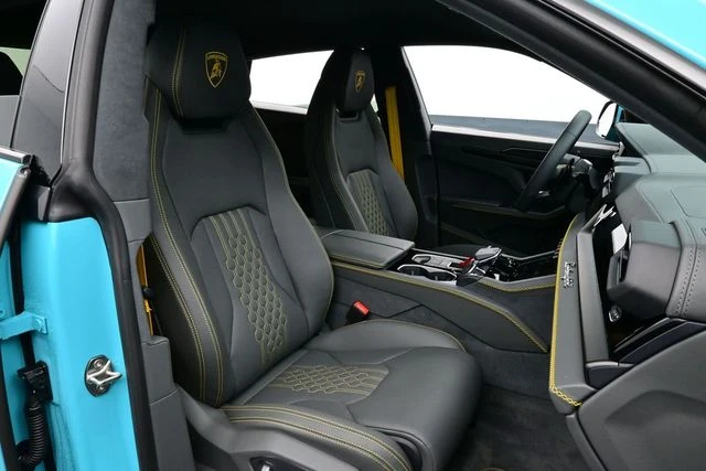 2025 Lamborghini Urus SE - Image 18 of 31