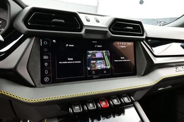 2025 Lamborghini Urus SE - Image 10 of 31