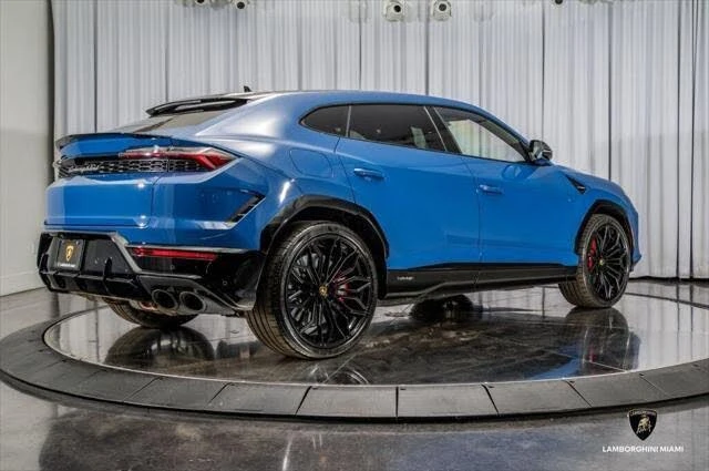 2025 Lamborghini Urus SE - Image 28 of 31