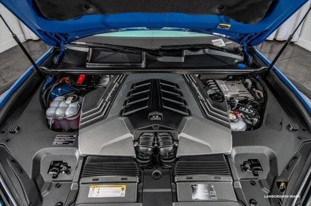 2025 Lamborghini Urus SE - Image 9 of 31