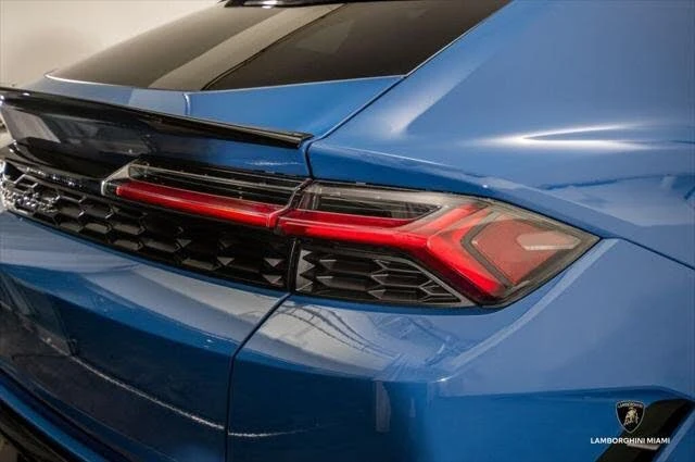 2025 Lamborghini Urus SE - Image 30 of 31