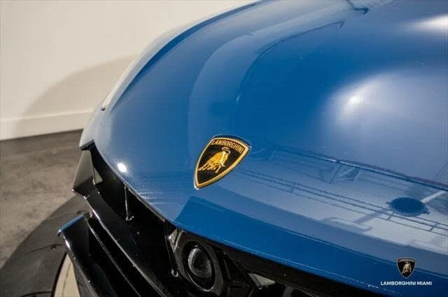 2025 Lamborghini Urus SE - Image 16 of 31
