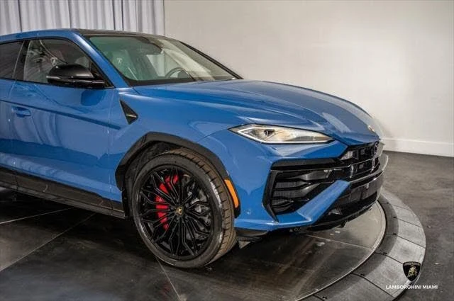 2025 Lamborghini Urus SE - Image 3 of 31