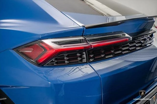 2025 Lamborghini Urus SE - Image 24 of 31