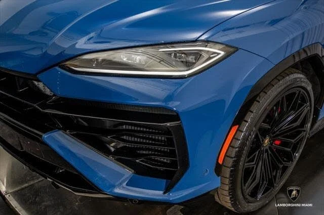 2025 Lamborghini Urus SE - Image 15 of 31