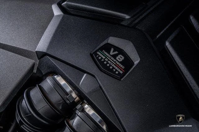 2025 Lamborghini Urus SE - Image 10 of 31