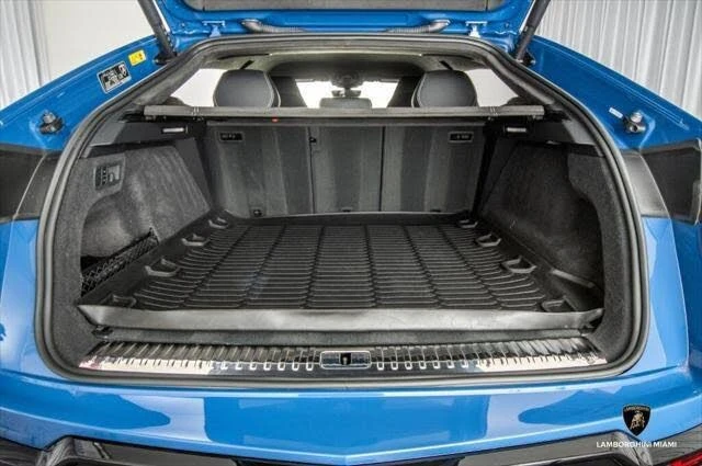 2025 Lamborghini Urus SE - Image 26 of 31