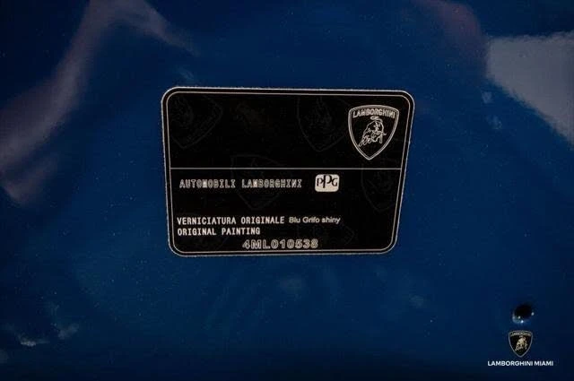2025 Lamborghini Urus SE - Image 12 of 31
