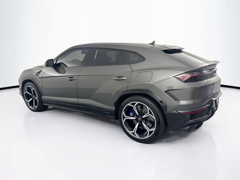 2025 Lamborghini Urus SE - Image 7 of 31