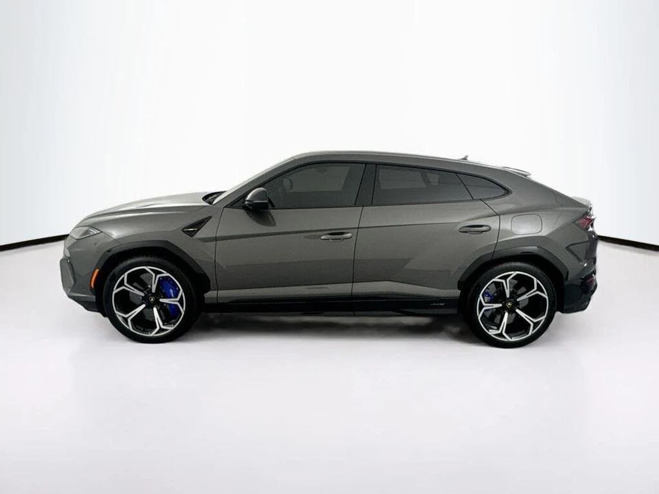 2025 Lamborghini Urus SE - Image 8 of 31