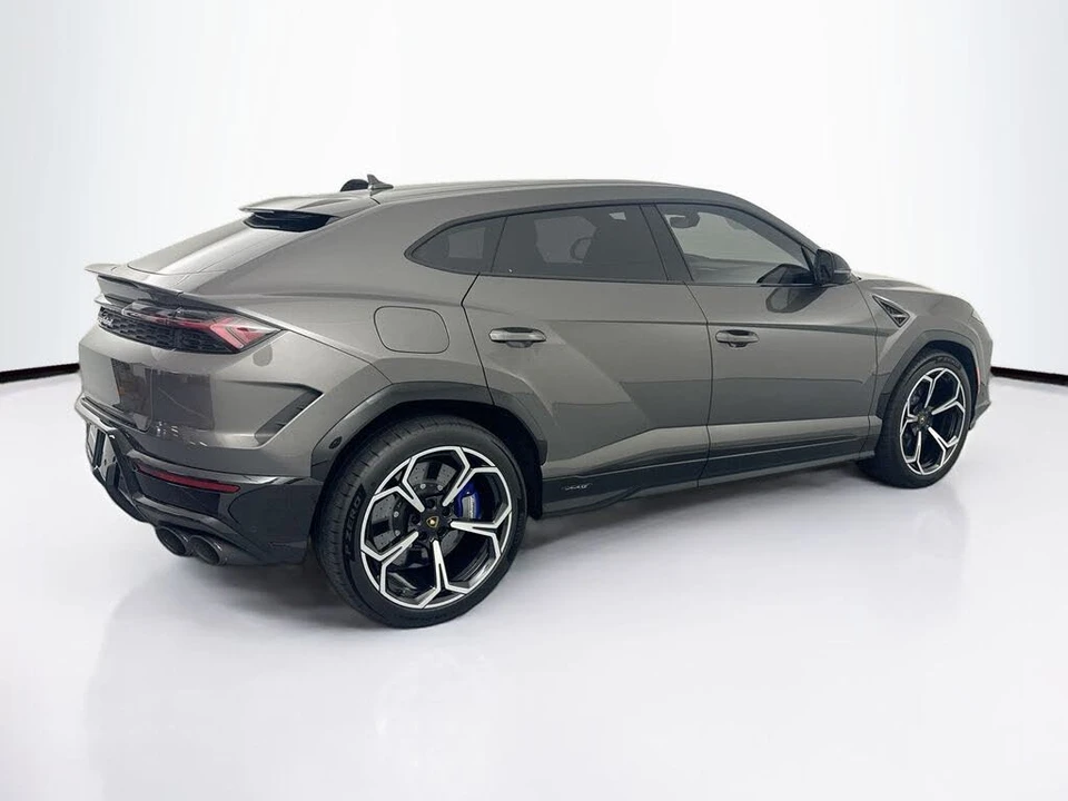 2025 Lamborghini Urus SE - Image 5 of 31