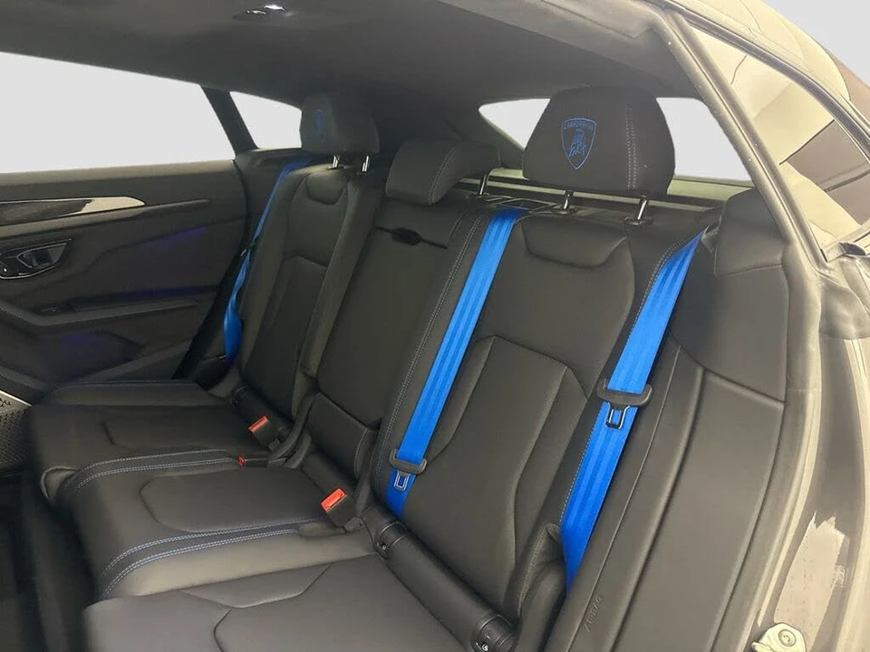 2025 Lamborghini Urus SE - Image 26 of 31