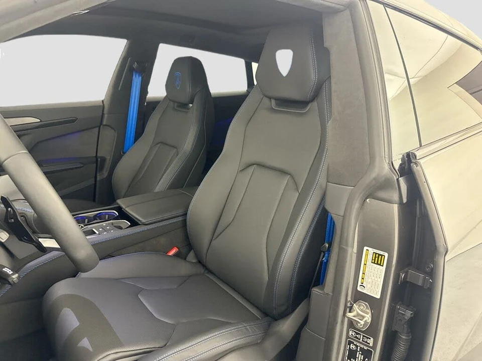 2025 Lamborghini Urus SE - Image 22 of 31
